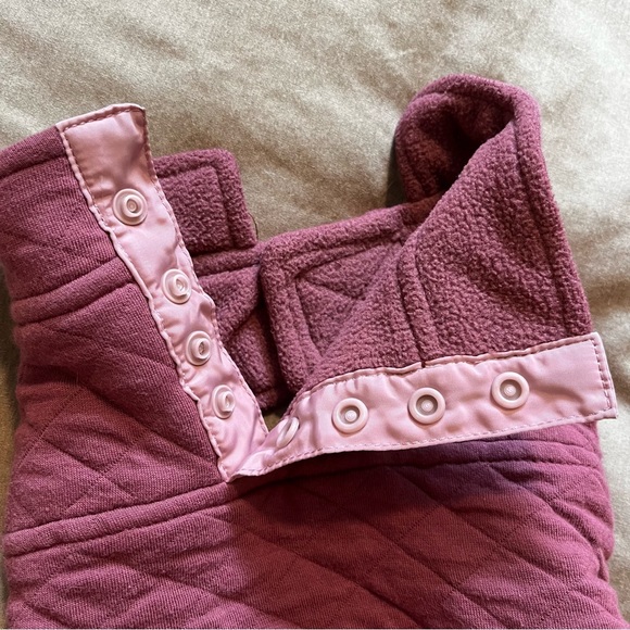 Telluride Clothing | Quilted Dog Blanket - Picture 5 of 11